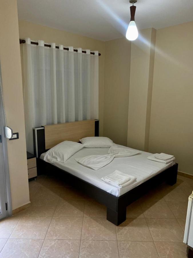 Al Hotel Vlore Exterior photo