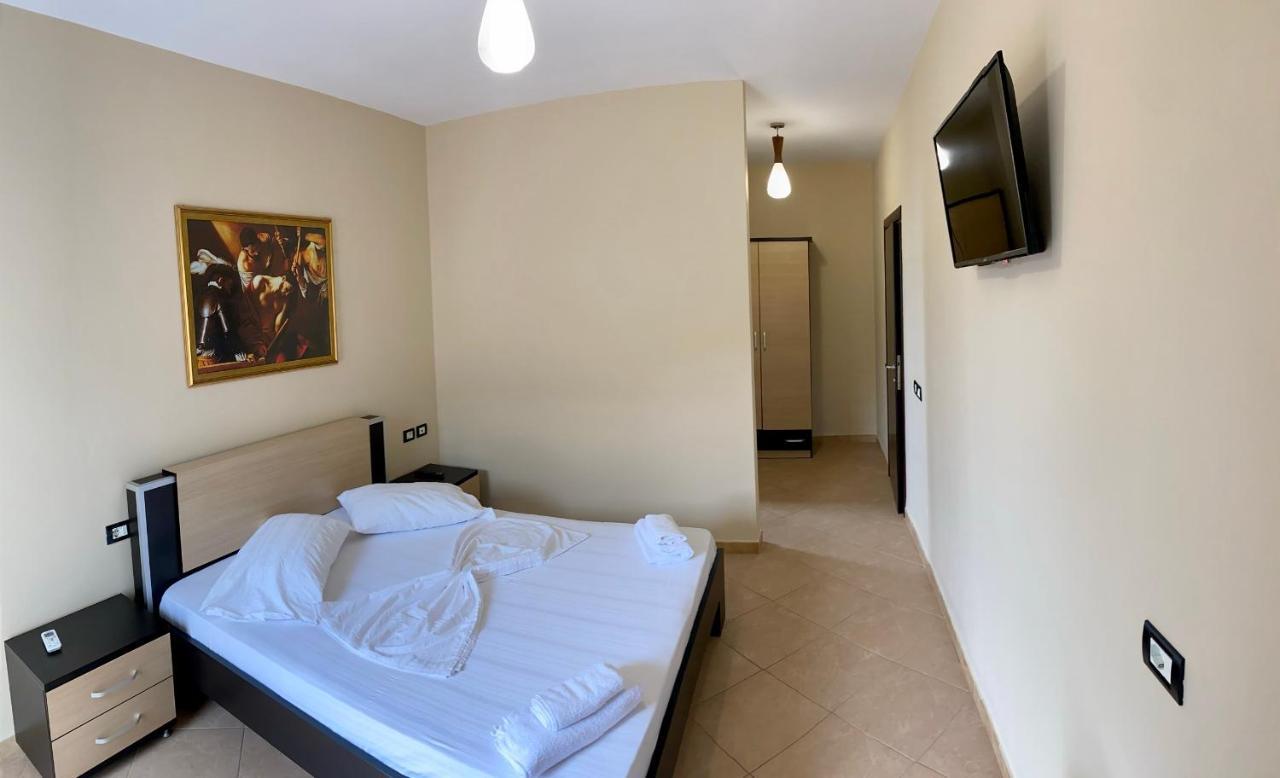 Al Hotel Vlore Exterior photo
