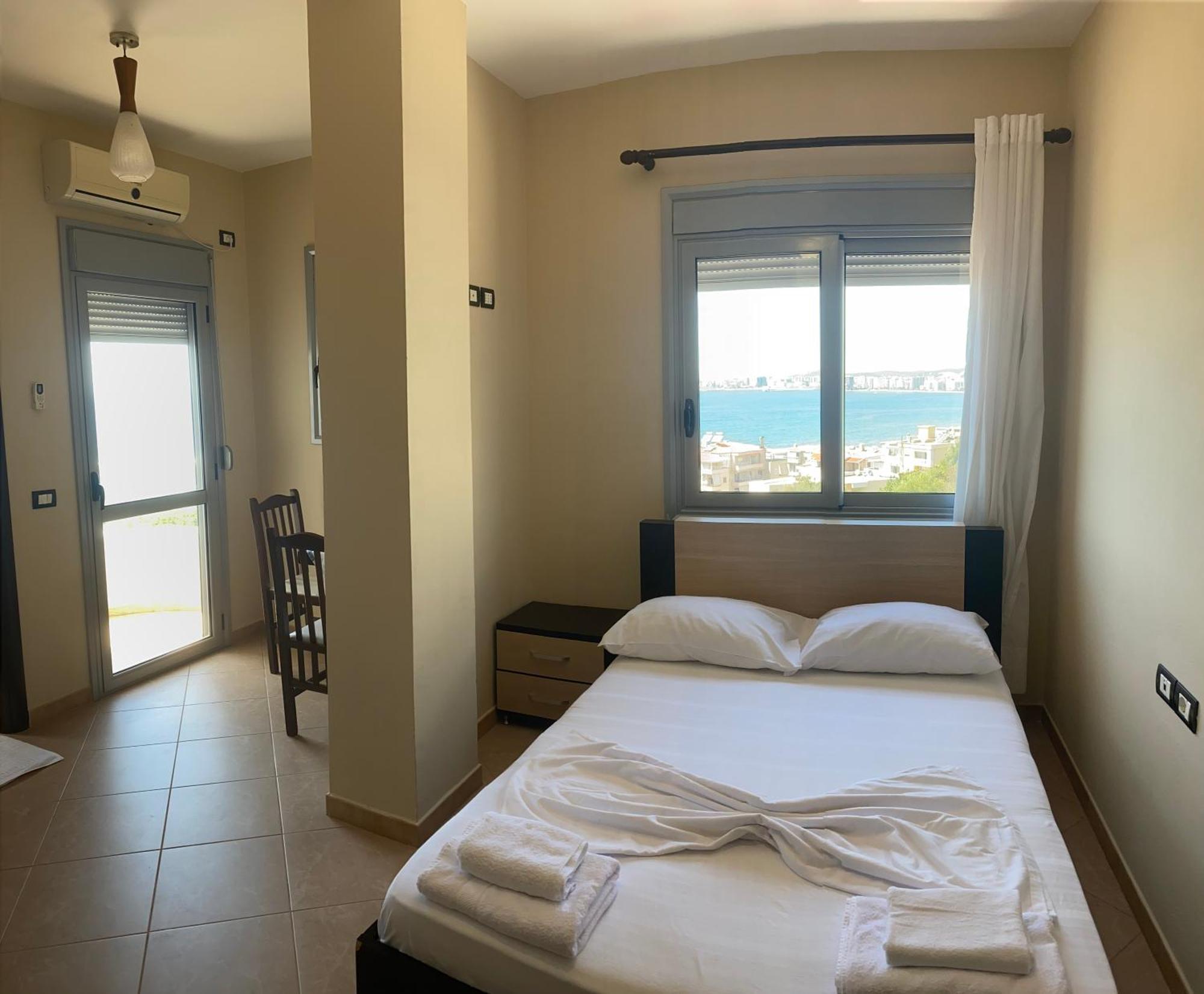 Al Hotel Vlore Exterior photo